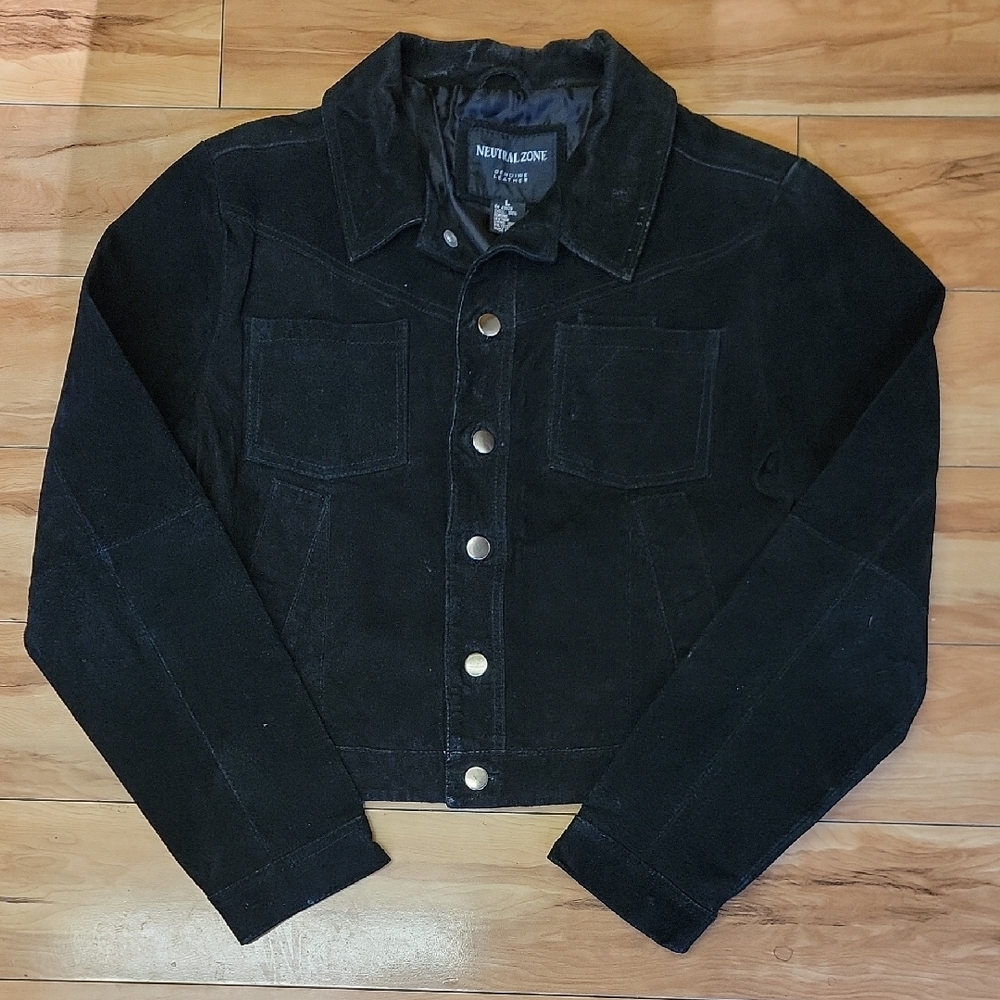 Neutral Zone Size LARGE Women's Black 100% Leather Jacket